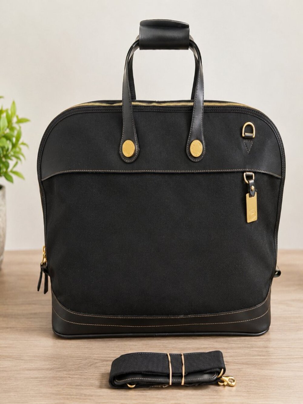 Dooney & Bourke Large Black Travel Duffel Garment Bag NWT Shoulder Strap